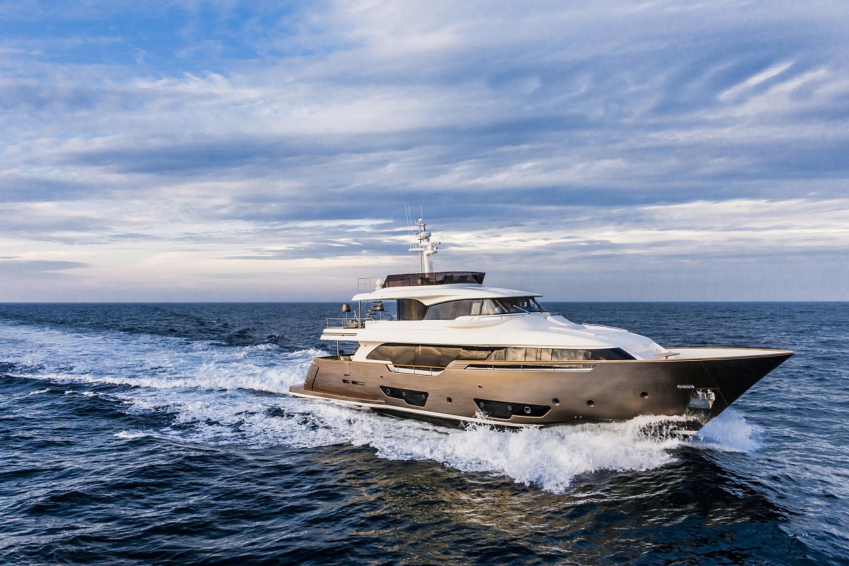 Аренда мегаяхты Ferretti Yachts - YVONNE во Франции